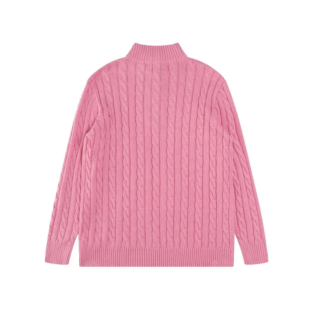 P236 #R92 RALPH LAUREN Ralph Lauren fifteen colors classic small label embroidery logo turtleneck pullover half-zip knitted cable sweater with high-density LOGO embroidery on the chest and original customized tag accessories. Made of pure cotton yarn, pure cotton is skin-friendly and comfortable, small label war horse embroidered twist turtleneck sweater 🐎 high quality, follow the blogger to learn how to wear it! Let’s buy a Ralph Lauren cable sweater. It’s a super hard-to-find series after it became popular. It’s hard to find one on the official website. It’s simple and practical to wear, with a lazy and loose feel. The thickened fabric has more texture, feels soft and delicate, and has a loose fit. Whether worn alone or layered, you can wear different styles of fashion with just one piece!   Size：XS S M L